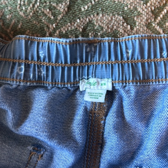 Stretchy Jean Shorts - Picture 2 of 2